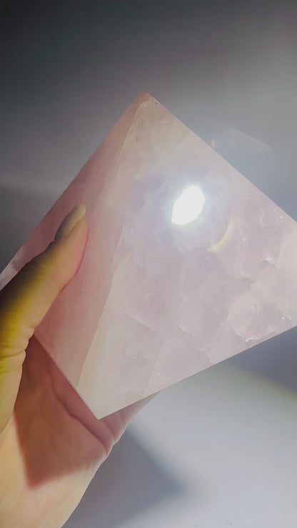 Rosenquarz Pyramide kaufen – Handgefertigt Brasilien | UNIQUE CRYSTALS