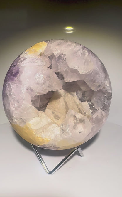 Exklusive Amethyst Kugel mit funkelndem Kalzit - 13cm, 2.5kg