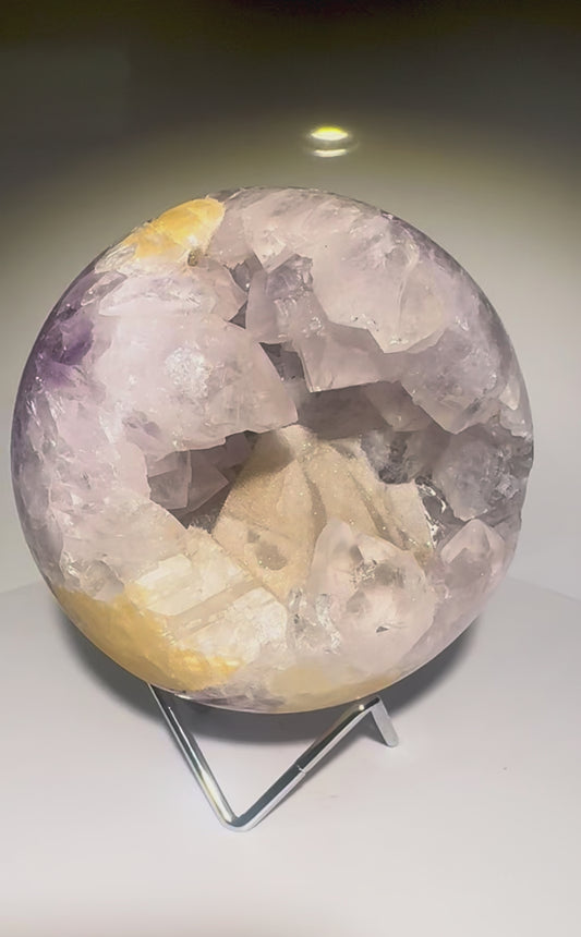 Exklusive Amethyst Kugel mit funkelndem Kalzit - 13cm, 2.5kg