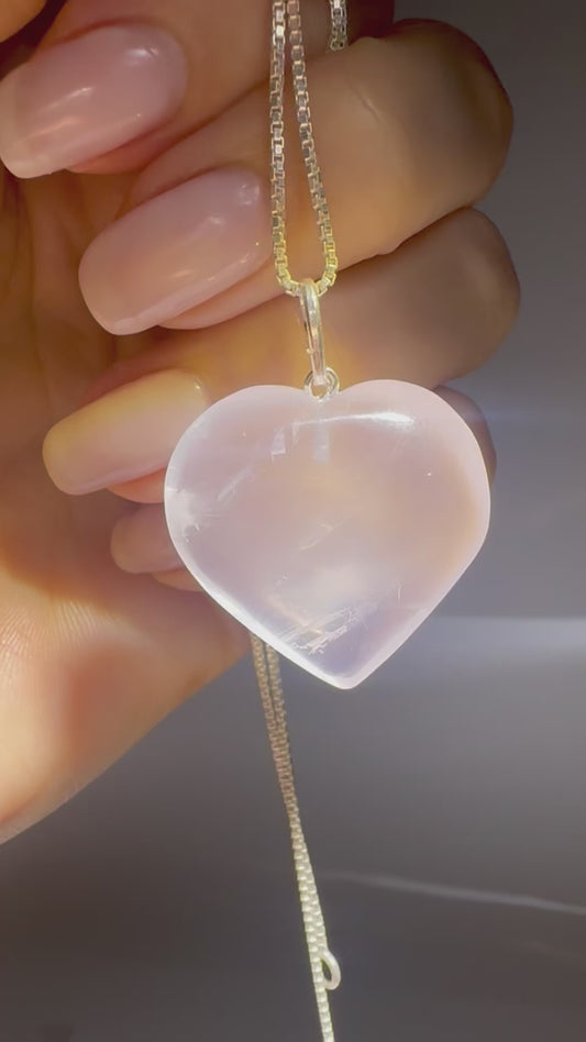 Rosenquarz Herzanhänger 2,5 cm – Liebevoll handgefertigt 💗