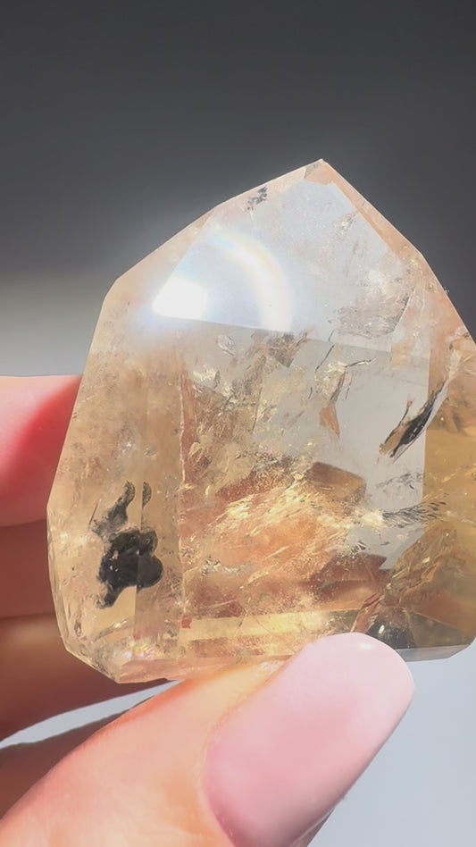 Strahlende Goldenergie – Extra klare Natur Citrin Spitze 4,5 cm  💎🍯