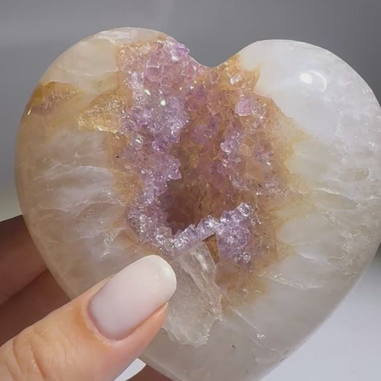 Rosa Rainbow Amethyst Herz 9 cm Uruguay kaufen I UNIQUE CRYSTALS
