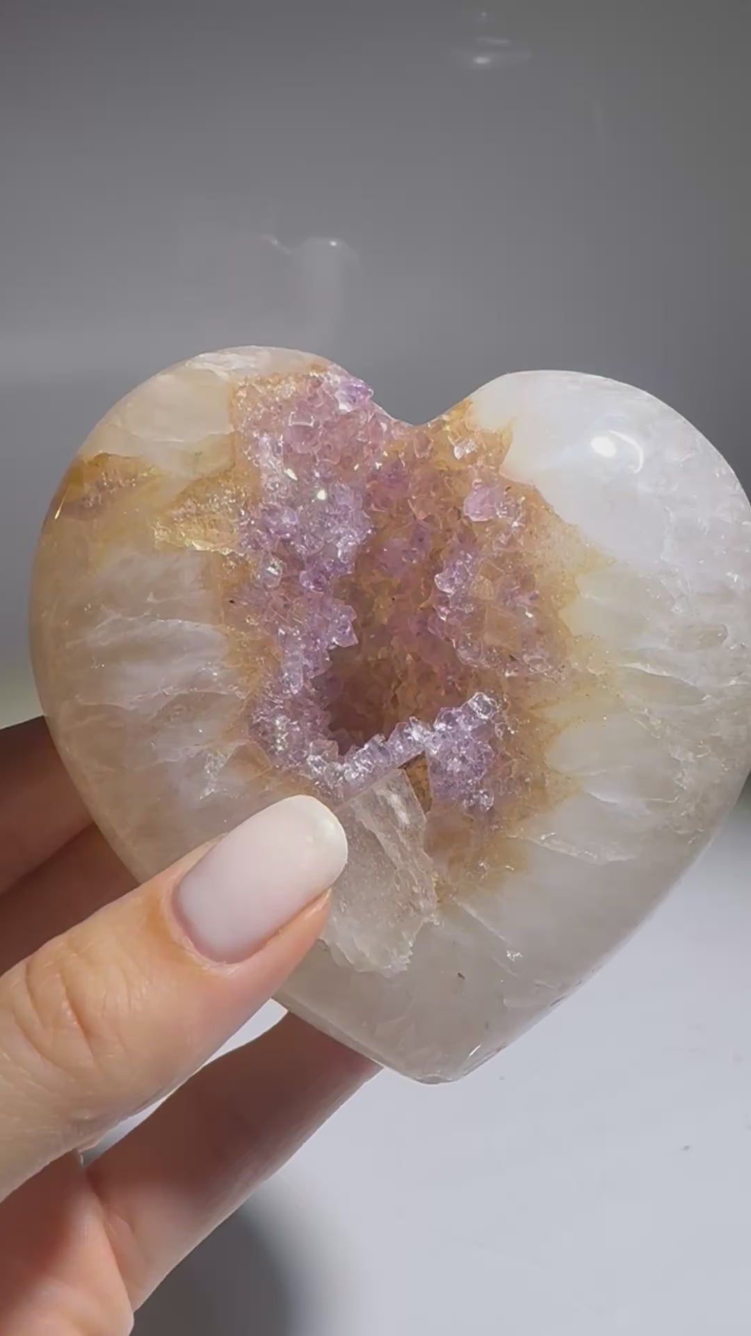 Rosa Rainbow Amethyst Herz 9 cm Uruguay kaufen I UNIQUE CRYSTALS