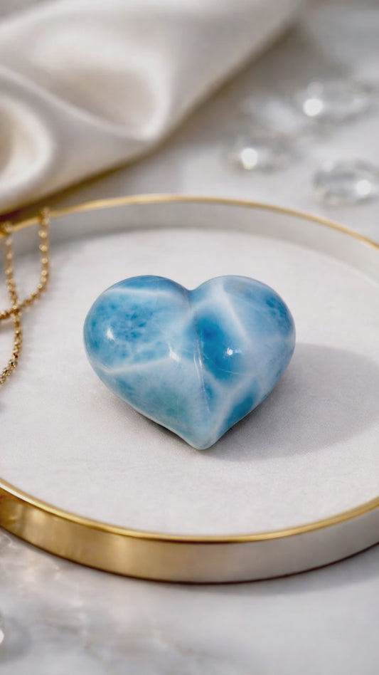 Larimar Herz Handarbeit – Karibischer Edelstein 2.2 cm I Premium Qualität