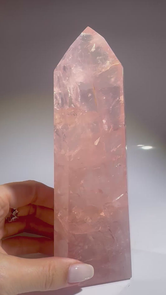 Rosenquarz Spitze 17 cm – Extra klare Qualität aus Brasilien in zartem Rosa 💗