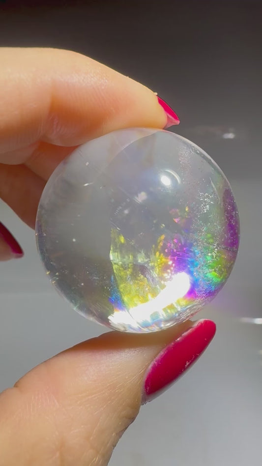 Lemurian Bergkristallkugel 3.2 cm – Extra Qualität mit riesigem Regenbogen ✨