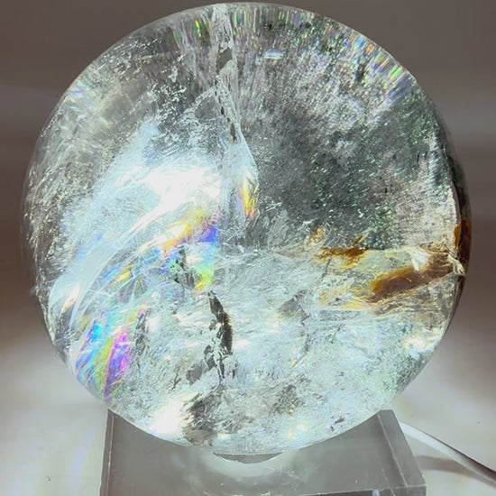 Lodolit Kristallkugel 1,97 kg mit transparenter Struktur und natürlichen Einschlüssen
