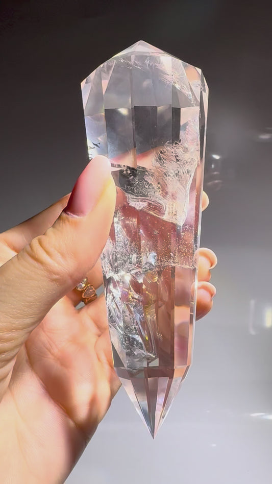 Lemuria Vogel-Cut-Kristall – Extra klarer Quarz mit 12 Facetten