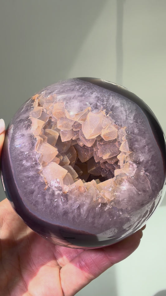 Seltene Sugary Amethystkugel aus Uruguay | Doppelkristallisation | 9 cm, 1.01 kg