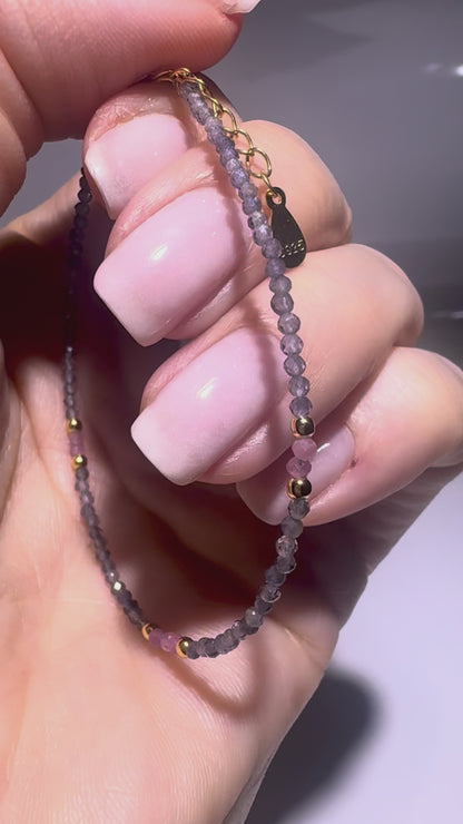 Zartes Armband mit Iolith & Turmalin – 18K vergoldetes 925 Silber 💜