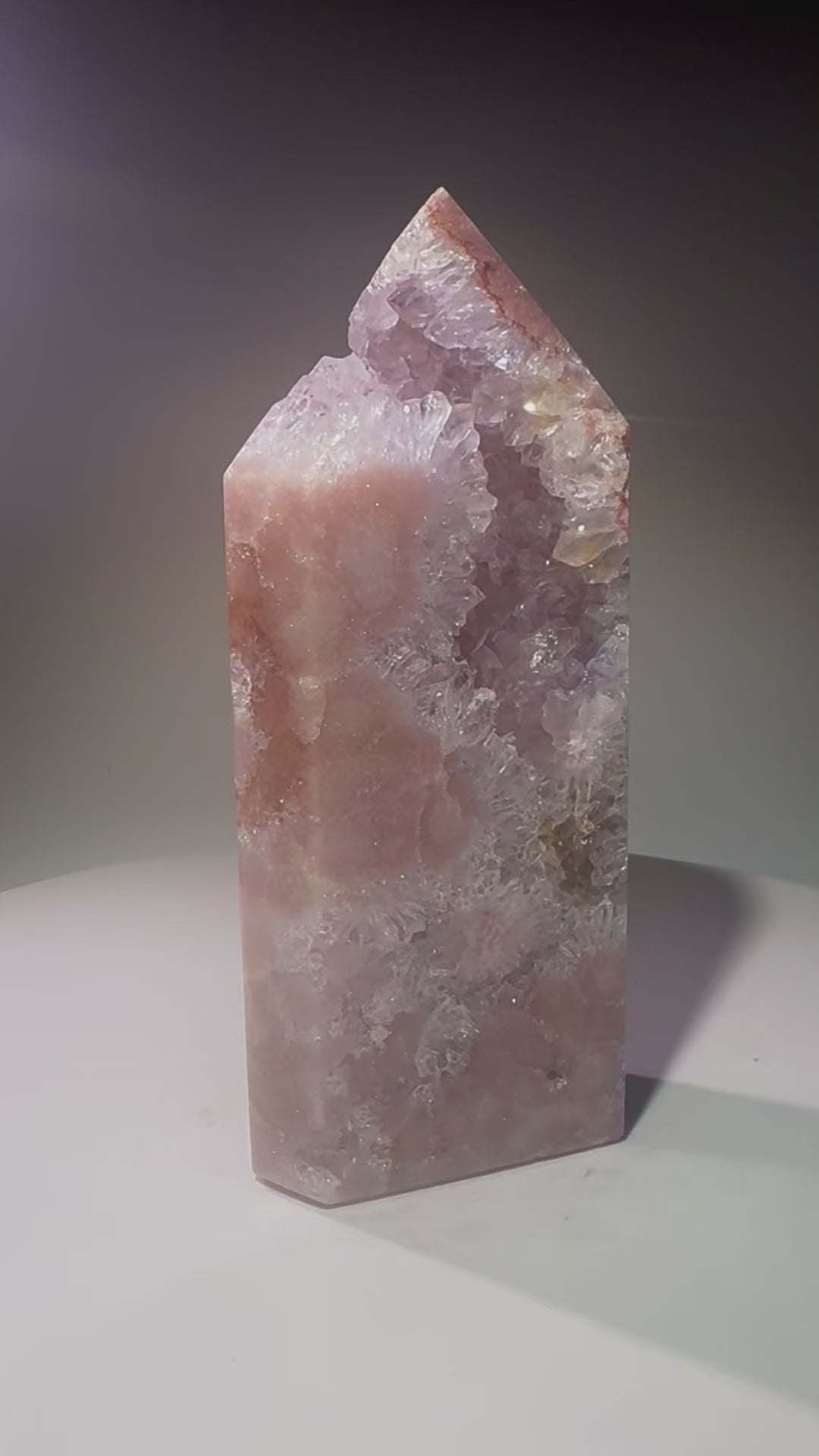 Bezaubernder Pink Amethyst aus Brasilien – 14,5 cm | Extra grosse, rosafarbene Kristalle in seltener Blumenform