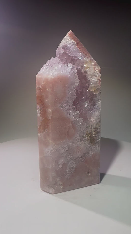Bezaubernder Pink Amethyst aus Brasilien – 14,5 cm | Extra grosse, rosafarbene Kristalle in seltener Blumenform