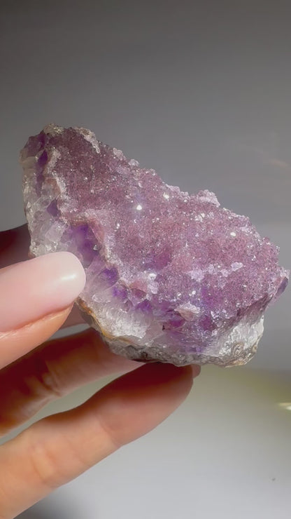Tiefviolettes Rainbow-Amethyst Rohstück – 6,2 cm, Doppelkristallisation