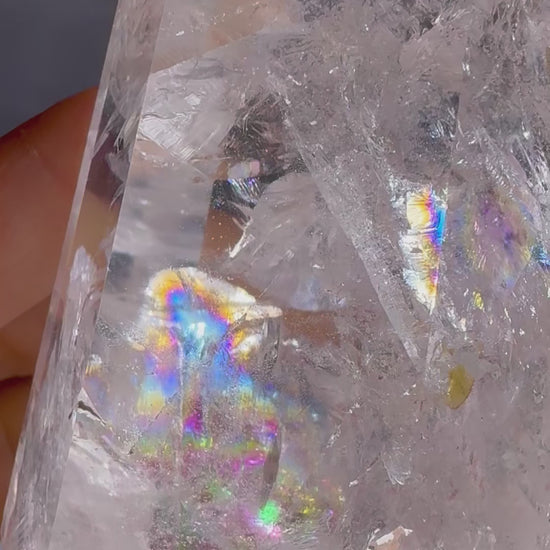 Bergkristall 10.5 cm – Regenbogen & Einschlüsse · Brasilien