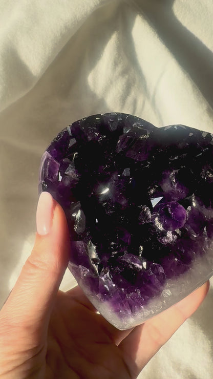 Premium Amethyst Herz – 10,5 cm aus Uruguay 💜