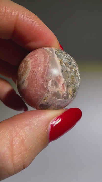 Bezaubernde Rhodochrosit Kugel mit intensivem Farbverlauf ✨ 💕 - 2.9cm