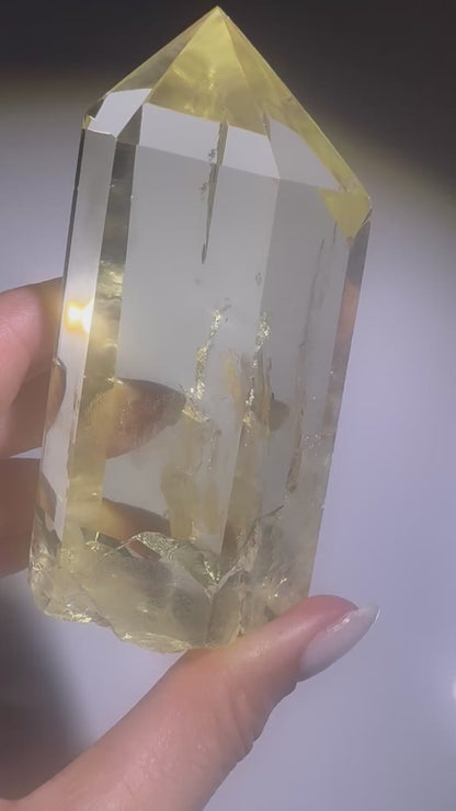 Citrine Point (extra clear) - 9cm, 221g