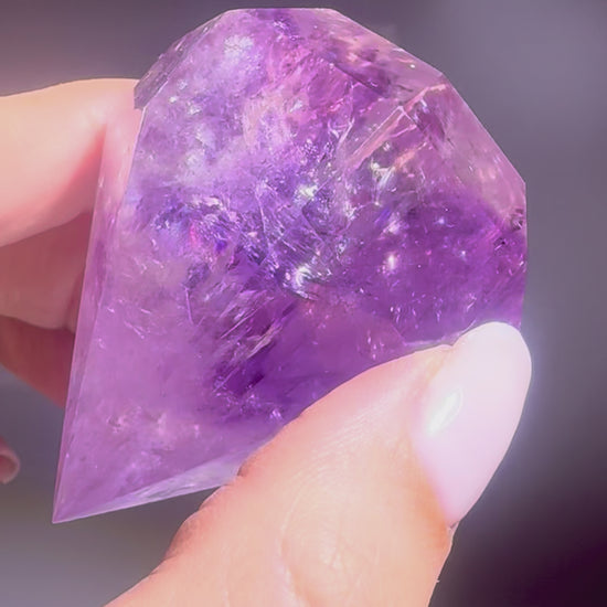 Phantom Amethyst Diamantform 5.3 cm kaufen – Regenbogen Amethyst Handmade
