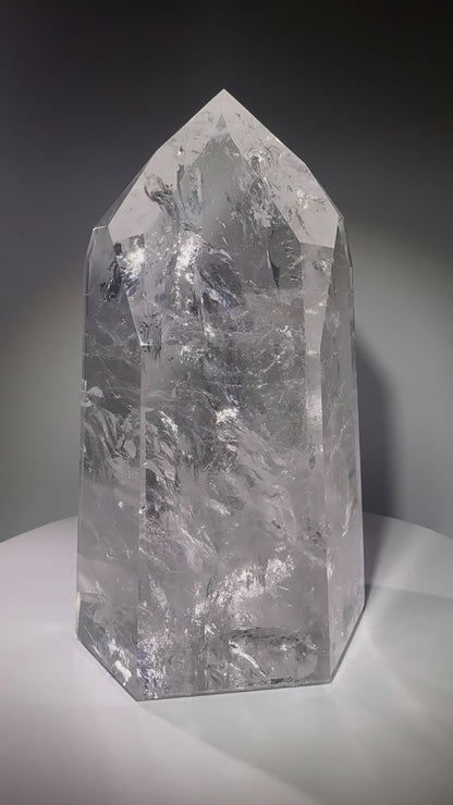 Riesiger, extraklarer Bergkristall / Lemurian in Museumsqualität – 23,5 cm Spitze, 3,8 kg – 1A-Unikat aus Brasilien (kleiner Defekt)