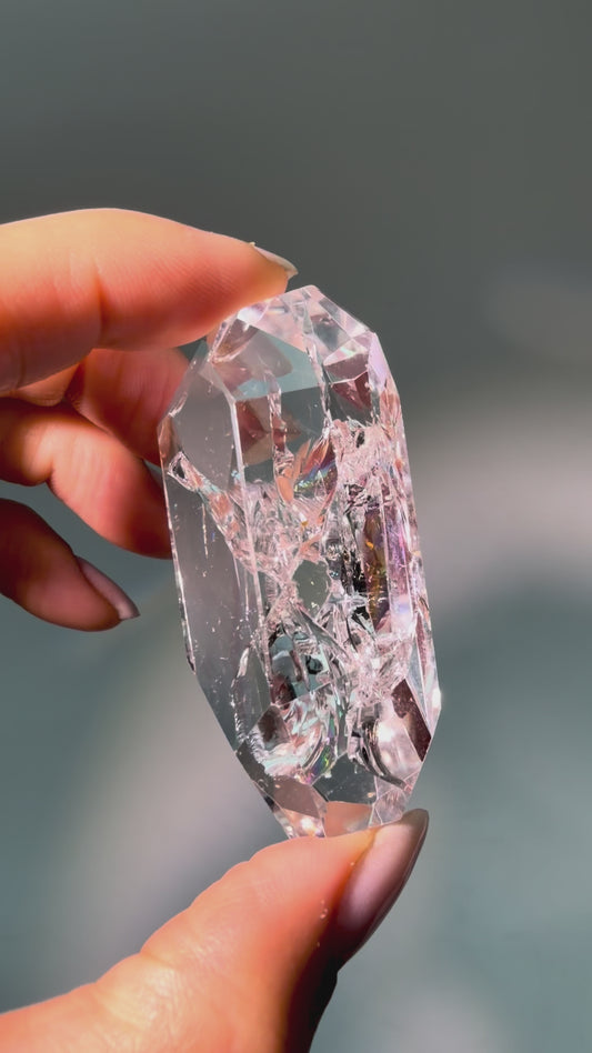 Lemurian Quarz Freeform mit natürlichem Regenbogen aus Brasilien