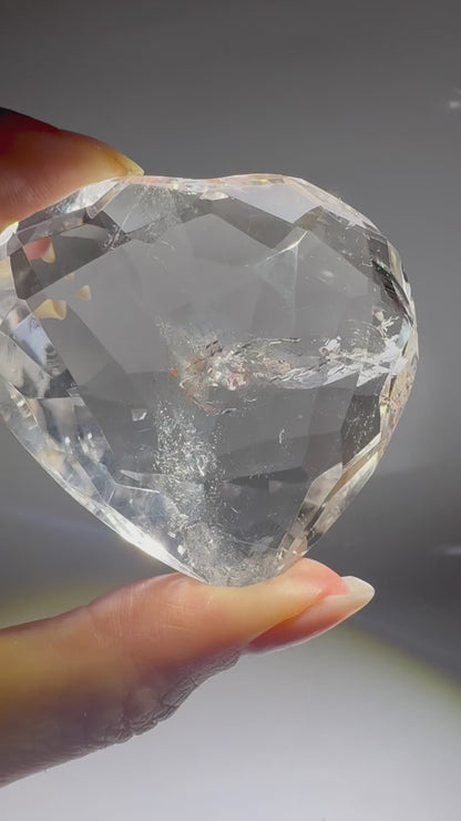 Facettiertes Lemurian-Herz 5,8 cm | 91 g Extra klare