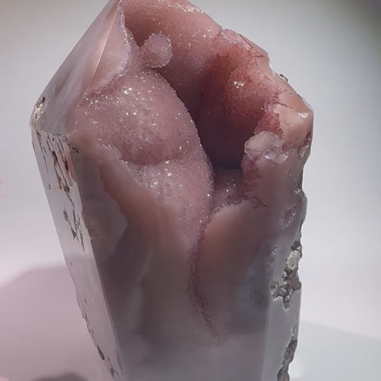 Exklusiver Edelstein-Turm 12,5 cm – Pinker Amethyst aus Brasilien, 1 kg