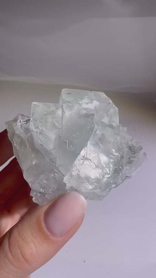 Wunderschöner 1 A Glas-Fluorit mit Regenbogen - 6.5cm, 258g