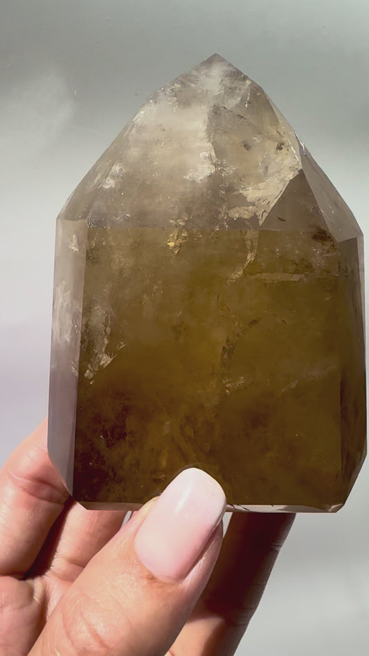 Natur-Citrin Kristallspitze – 8.7  cm, 414 g unbehandelt | Heilstein 💛
