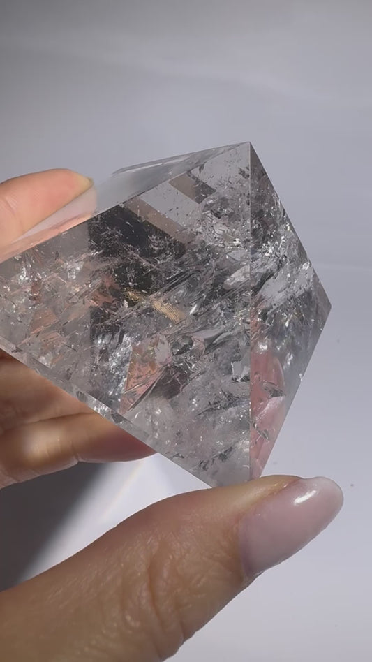 Lemurian Bergkristall-Pyramide – Regenbogenklarheit – Handgeschliffen in Brasilien