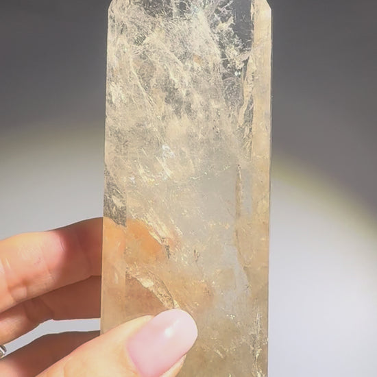 Ultraklare Citrin Kristallspitze 14,5 cm 260 g honiggelbe Transparenz