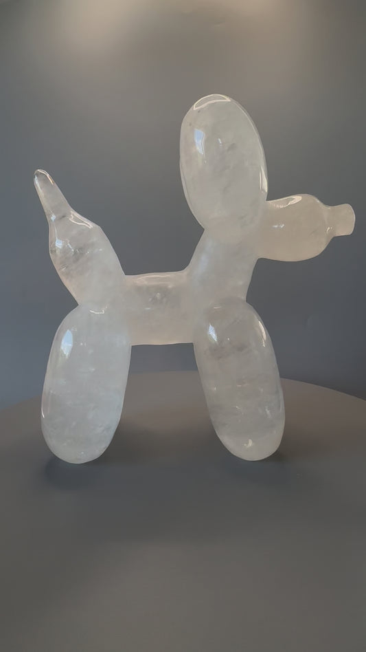 Bergkristall-Balloon-Dog – handgefertigte Statement-Skulptur, 1,93 kg