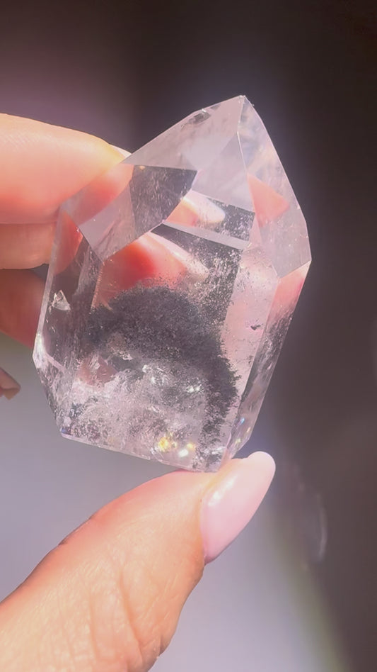 Schwarze Phantom Bergkristall Spitze / Lemurian (extra klar) 🖤 - 4.8cm, 68g