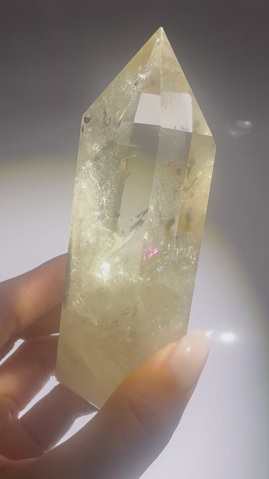 Schöne Citrin Spitze mit Regenbogen - 10.5cm, 288g