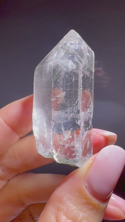 Feinst strukturierte Himalaya-Quarzspitze 5.1 cm – Kristallklar & selten