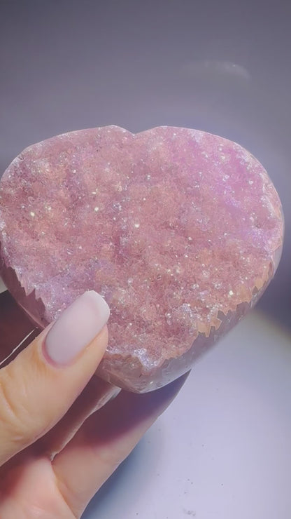 Rainbow Amethyst Herz 9 cm – Doppelkristallisation in Rosa | Premium Qualität