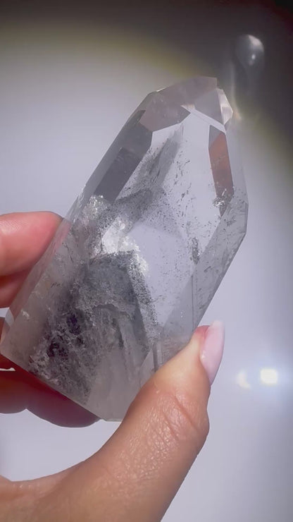 Schwarzer perfekter Phantom Bergkristall (sehr klar) 🖤 - 8.1cm, 188g