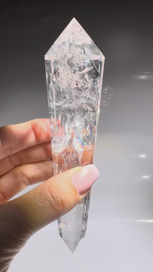 Lemuria Vogel-Cut-Kristall – Extra klarer Quarz mit 12 Facetten