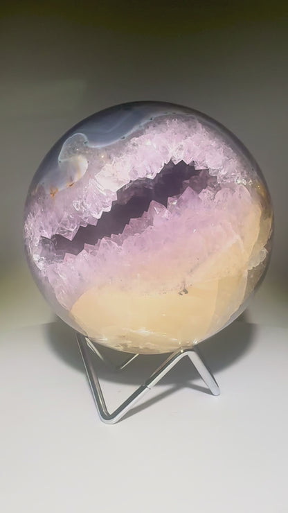 Exklusive Amethyst Kugel Brasilien 11 cm – 1.96 kg | Doppelseitige Kristallöffnung 